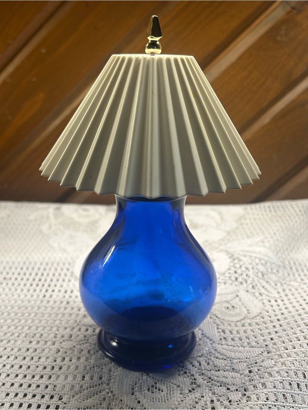 Vintage Avon "Ming Blue Lamp" Bottle (C)
